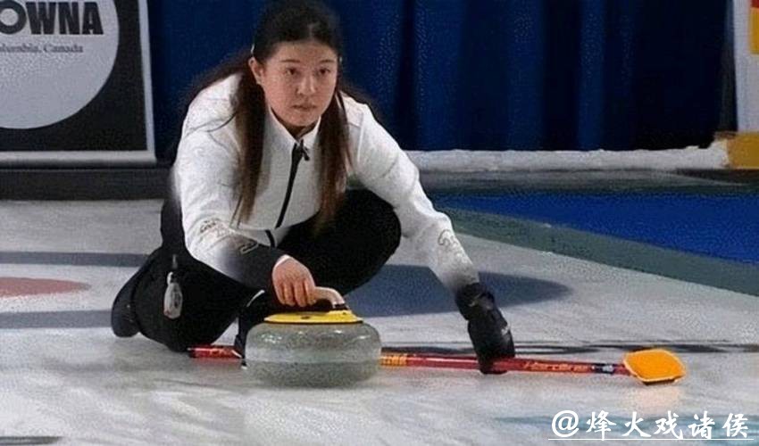 一场3比7的失利,意外成了中国冰壶新锐叶紫萱于森通往米兰冬奥会最柔软的缓冲垫 一场3比7的失利,意外成了中国冰壶新锐叶紫萱于森通往米兰冬奥会最柔软的缓冲垫