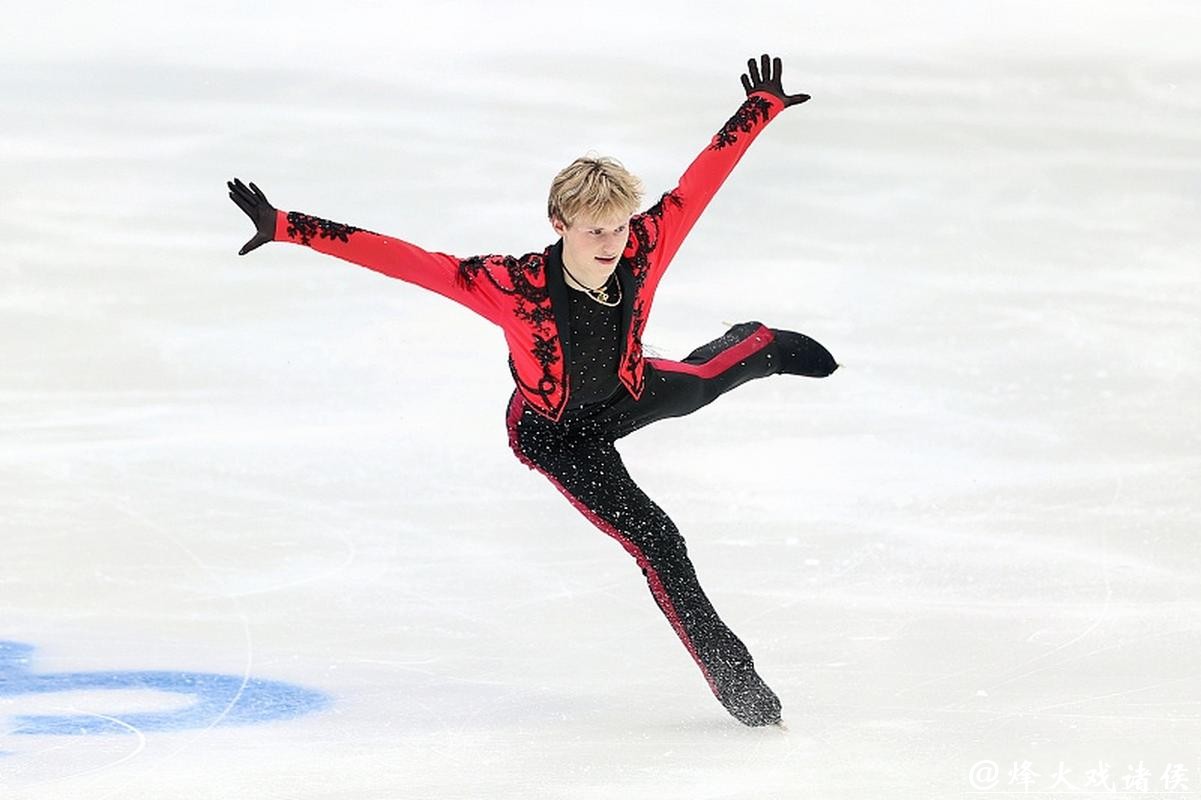 冬奥会|马里宁技惊四座 美国队力压日本队夺花滑团体金牌 冬奥会|马里宁技惊四座 美国队力压日本队夺花滑团体金牌