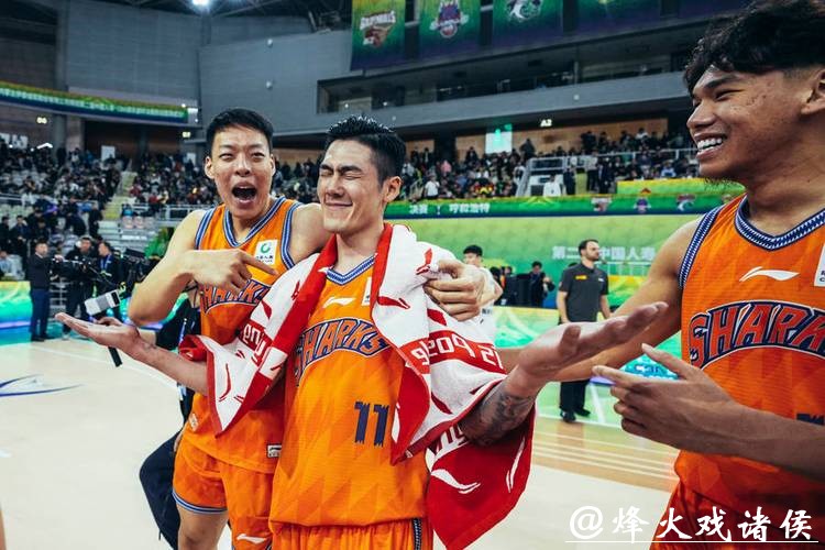 铭记场面 | 上海男篮114-94击败山西男篮,成功卫冕CBA俱乐部杯 铭记场面 | 上海男篮114-94击败山西男篮,成功卫冕CBA俱乐部杯